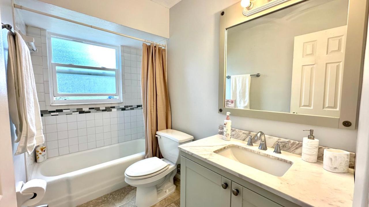 Cozy Rooms Near Busch Gardens タンパ エクステリア 写真